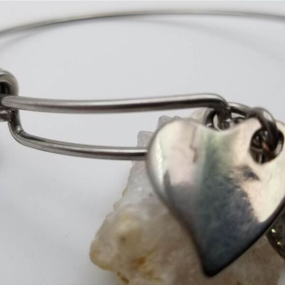 Silver aged heart charm. Bracelet - Picture 2 of 2